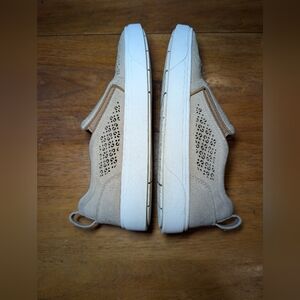 Vionic Women's Loafer Shoe